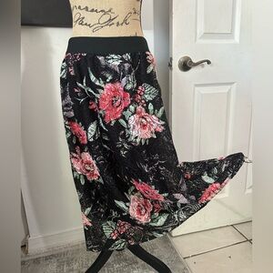 🆕Lavish Floral Lace Midi Skirt